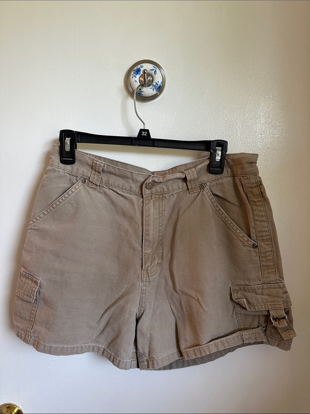 Lee Casual Cargo Shorts in Taupe